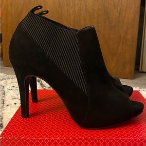 Simply Vera Wang - Black Peep Toe Heels (Size 8)